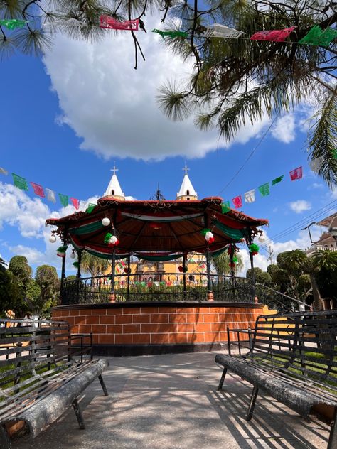 Mexico aesthetic Mexican Town Aesthetic, Mexican Plaza, Latina Vibes, Cute Texts For Her, Mexican Town, Town Aesthetic, Vibe Aesthetic, Puerto Morelos, Text For Her