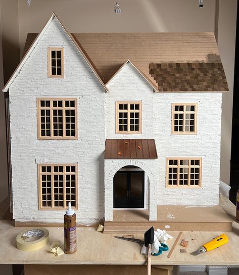 The Brentwood Dollhouse: Second Exterior Style — Paper Doll Miniatures Dollhouse Siding Ideas, Doll House Exterior Ideas, Nantucket House Exterior, Brentwood Dollhouse, Dollhouse Exterior Ideas, Dollhouse Siding, Dollhouse Exterior, Nantucket House, Christmas Dollhouse