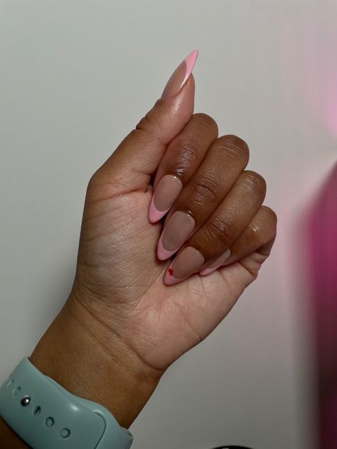 Pink Tip Valentines Day Nails, Black French Tips Valentines, Pink Acrylic Nail Designs Almond, Pink French Tip Nails Almond Valentines, French Tip Nails Valentines Day, Nude Valentines Day Nails, Light Pink French Tip, Pink Valentines Day Nails, Pink Oval Nails