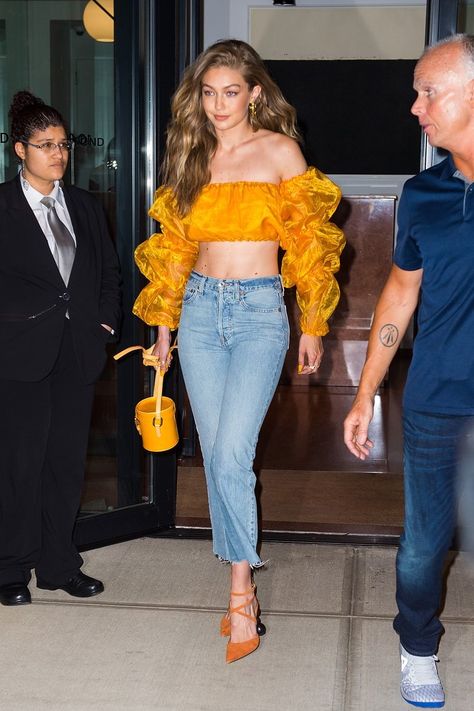 Gigi Hadid Outfits, Gigi Hadid Style, V Magazine, Hadid Style, Liam Hemsworth, Festival Looks, Dakota Johnson, Celebrity Look, Disney Princesses