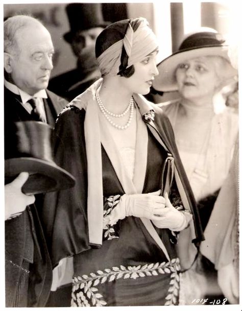 1926 Look Gatsby, Style Année 20, 1920 Fashion, 20s Fashion, Flapper Style, 1930s Fashion, Roaring Twenties, Historical Costume, 1920s Fashion