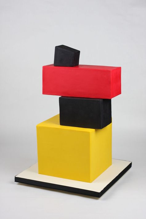 Cake Based On One Of The Avant-Garde Painting By Kazimir Malevich Turning an abstract art by Kazimir Malevich into a cake. Avant Garde Cake, Abstract Cake Design, Abstract Birthday Cake, Abstract Cake, Victorian Cakes, Kazimir Malevich, Set Table, Birthday Food, Sugar Art