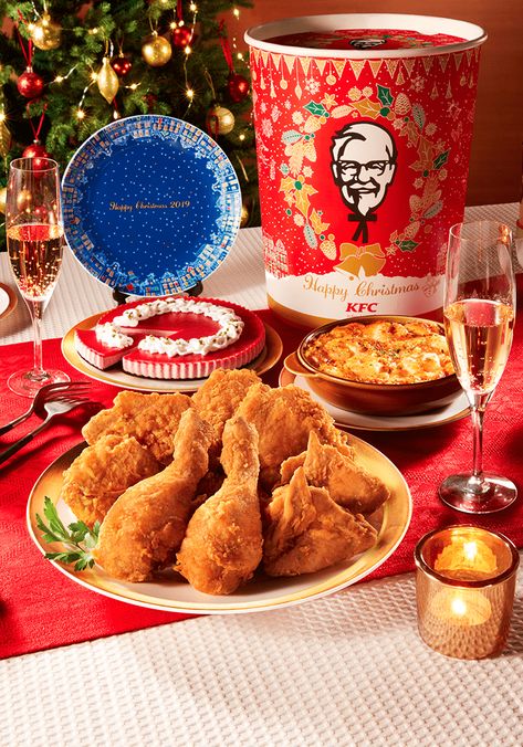 The True Story of Why People in Japan Eat KFC at Christmas - GaijinPot Japanese Christmas Traditions, Kfc Christmas, Kindergarten Christmas Party, Kentucky Christmas, Christmas Classroom Treats, Traditional Christmas Food, Japanese Christmas, Kfc Recipe, Japan Christmas