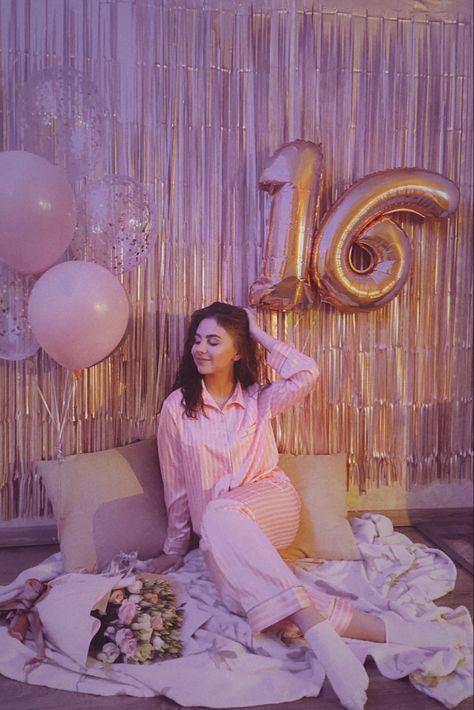 Birthday Pajama Party Outfit, Birthday Pajama Photoshoot, Pajama Party Photoshoot Ideas, Pijama Photoshoot Ideas, Pajama Photoshoot Photo Ideas Birthday, Pajama Party Birthday Theme, Pajama Birthday Photoshoot, Pajama Party Decorations, Pajama Photoshoot