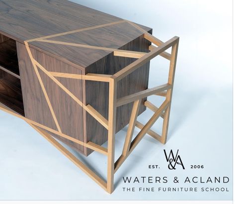 Wood Furniture Design, Diy Sofa Table, Unique Furniture Pieces, Diy Patio Furniture Cheap, Wooden Pallet Projects, Diy Classroom, Diy Furniture Easy, Tables Diy, Funky Painted Furniture