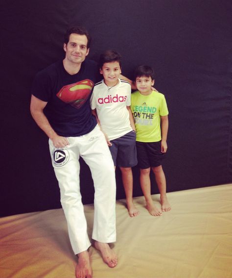 Nephews meeting and hanging out with Superman after their Jiu Jitsu class in… Real Superman, Charles Brandon, Henry Cavill News, Love Henry, Henry Williams, Lucky Man, Batman V, Cute Good Morning, Brazilian Jiu Jitsu