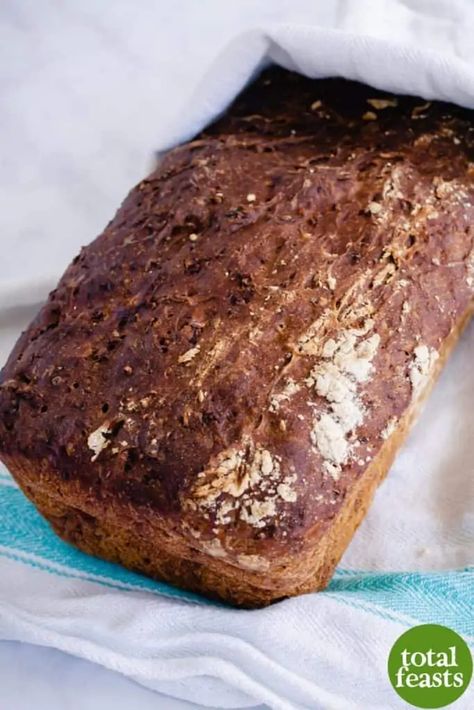 Oatmeal Molasses Bread, Oatmeal Bread Recipe, Molasses Bread, Brown Bread Recipe, Canadian Cuisine, Work Recipes, Oatmeal Bread, Homemade Bread Easy, Easy Oatmeal