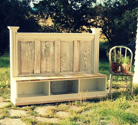 old door entry way bench .. gotta get my hands on some old doors.... Old Door Projects, Door Bench, Salvaged Doors, Door Headboard, Door Projects, Doors Repurposed, Old Door, Old Doors, Redo Furniture