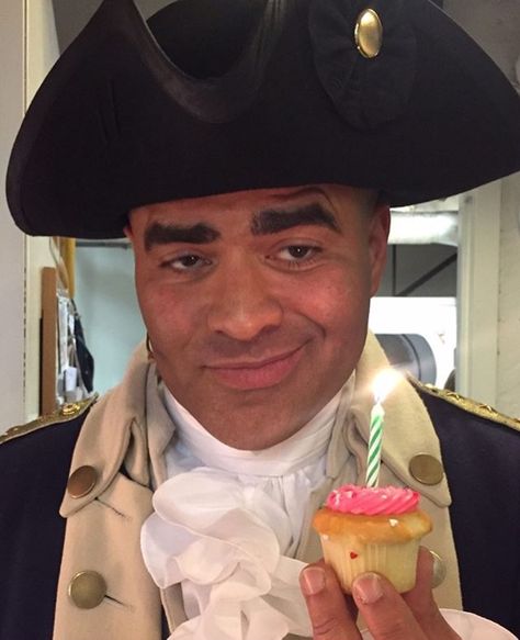 Two of my favorite things, Chris Jackson and cupcakes. Cast Of Hamilton, Christopher Jackson, Hamilton Jokes, Hamilton Lin Manuel Miranda, Hamilton Lin Manuel, Hamilton Fanart, Hamilton Broadway, Hamilton Funny, Hamilton Memes