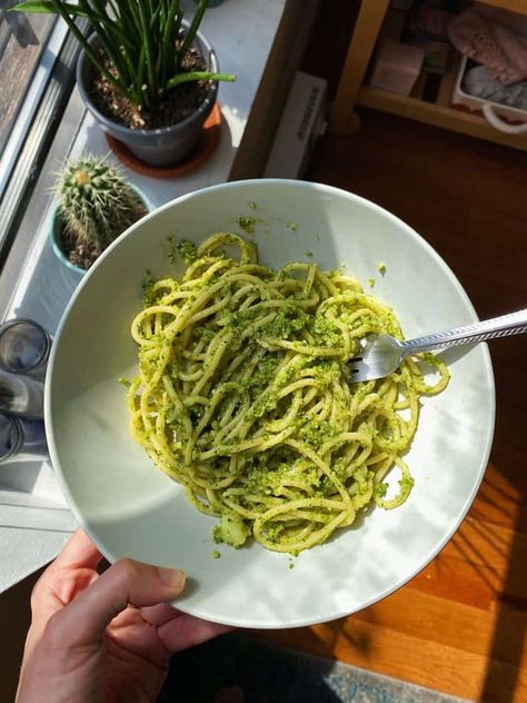 Broccoli Spaghetti Recipes, Spaghetti Broccoli Recipes, Broccoli Spaghetti Pasta, Brócoli Recipes, Spaghetti With Broccoli, Broccoli Spaghetti, Sauce For Broccoli, Summer Pesto, Girl Breakfast