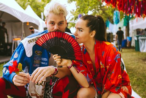 Sofi Tukker ❂✾ Sophie Hawley-Weld and Tucker Halpern make up this Dance-Pop duo #SofiTukker #SophieHawleyWeld #TuckerHalpern Sofi Tukker Style, Sofi Tukker, Dance Pop, Cool Magazine, Pop Dance, Music Bands, Festival Season, A Good Man, Make Up