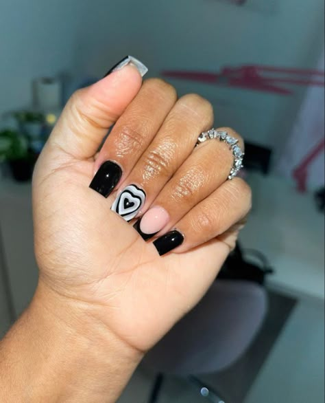 Short Nails Black, White And Green Nails, Nail Ideas Acrylic, Red Nails Acrylic, Nails Acrylic Square, Hard Nails, Drip Nails, Ombre Acrylic Nails, Nails Coffin Short