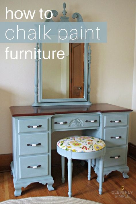 Have you wondered what all the fuss is about when it comes to chalk paint?  Here's a step by step DIY chalk paint tutorial that shows you how to pain furniture.  It also shares our favorite parts of chalk paint, and why we would use it again.  Have you tried chalk paint before? How To Chalk Paint, Chalk Paint Tutorial, Chalk Paint Furniture Diy, Hantverk Diy, Bedroom Furniture Makeover, Diy Chalk Paint, Furniture Painting, Painting Furniture Diy, Chalk Paint Furniture