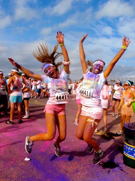 fun at the happiest 5k! #colorrun Color Run Aesthetic, Club Activities High School, Color Run Ideas, Pta Event Ideas, Fun Run Outfit, Class Officers, Running Inspo, Pta Events, Colour Run