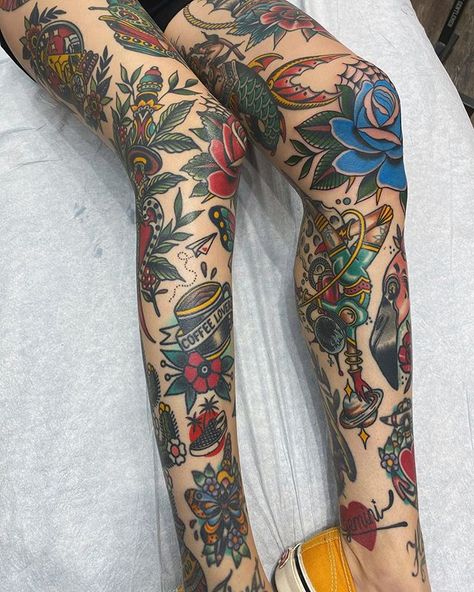 mattxcannon en Instagram: “Working away on those legs , but we also might have started that back too 🤷🏻‍♂️ you’re the best Anna 💪🏼 #traditionaltattoo #traditionaltattoos…” Colorful Traditional Tattoo, Leg Traditional Tattoo, Traditional Tattoos Flower, Traditional Tattoo Leg Sleeve, Tattoo Sleeve Filler, Traditional Tattoo Inspiration, Full Leg Tattoos, Traditional Tattoo Sleeve, Leg Tattoos Women