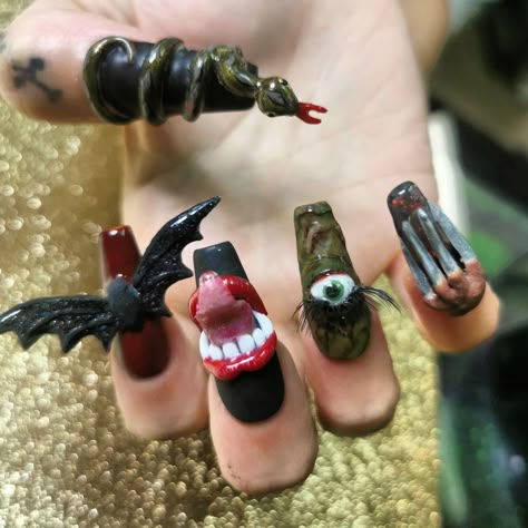 3d Nails Halloween, 3d Halloween Nail Art, Halloween 3d Nails, Crazy Halloween Nails, Halloween Nails 3d, 3d Halloween Nails, Nail Art Competition, Spooky Nail Designs, Ongles Halloween