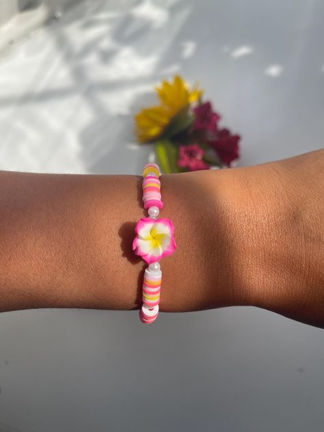 Preppy and pink,Hawaiian flower bracelet🌺💗 Pink Beaded Bracelets, Hawaiian Flowers, Flower Bracelet, Labour Day, Jewelry Bracelets, Bracelet, Birthday Gifts, Beaded Bracelets, Accessory Gift