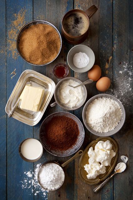 Chocolate Guinnes cake - cupcakes Ingredients Photography, Baking Photography, Food Photography Inspiration, Food Photography Tips, Nigella Lawson, Food Photography Styling, Trik Fotografi, Fun Cooking, Beautiful Food