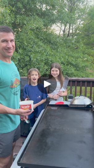 219K views · 4K reactions | Have you ever made Bacon Fried Popcorn on a griddle? All you need is a griddle, a couple of scoops of BaconUp, and a cup of popcorn kernels. Mix the grease and kernels, spread them out, then put a dome over them. It takes about 5-7 minutes to pop. Scoop them into a bowl and add your favorite topping! Thanks for the reminder SmokehouseNick #baconfriedpopcorn #popcorn #griddlerecipe #webergrill #blackstone #griddle #campingfood #campingsnacks #kidfriendlyfood #LetsEatYall | Grill This Smoke That | Grill This Smoke That · Original audio Popcorn On Blackstone, Blackstone Popcorn, Griddle Meals, Rv Food, Blackstone Recipes, Blackstone Grill, Bacon Dip, Camping Snacks, Bacon Fries