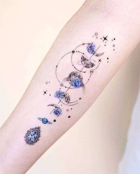 5 TOP 5 Tatuajes de Fases Lunares en tonos azulados con flores y circulos como orbitas y estrellas en antebrazo Lunar Tattoo, Korean Tattoo Ideas, Tattoo Espalda, Korean Tattoo, Korean Tattoo Artist, Tattoo Moon, Spirit Tattoo, Korean Tattoos, Ancient Tattoo