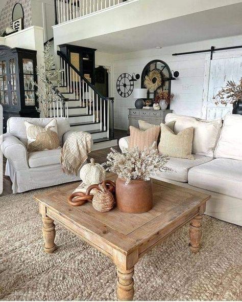 Romantic Farmhouse Living Room, Farmhouse Gold Accents, Farmhouse Decor Trends, Updated Farmhouse, Cozy Farmhouse Living Room, Living Room Decor On A Budget, Vacation Villa, Basement Living, Modern Rustic Living Room