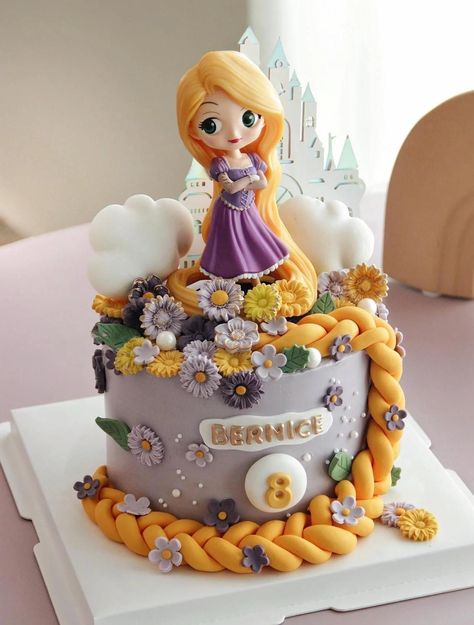 Rapunzel Cake Design, Rapunzel Birthday Cake, Bolo Hot Wheels, Disney Princess Birthday Cakes, Bolo Rapunzel, Rapunzel Cake, Showstopper Cakes, Rapunzel Birthday, Hedgehog Cake