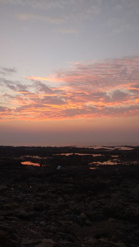 Mumbai Photography Sunset Bandstand Bandstand Mumbai, Mumbai Photography, Beautiful Roads, Photography Outdoor, Photography Sunset, Hannibal Lecter, Book Art Diy, Sky Aesthetic, Scenery Wallpaper