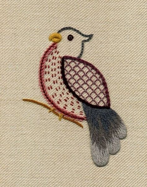 Bordado Jacobean, Crewel Embroidery Tutorial, Rose Paintings, Jacobean Embroidery, Crewel Embroidery Patterns, Crewel Embroidery Kits, Embroidered Bird, Bird Embroidery, Learn Embroidery