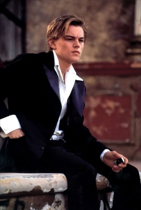 Leonardo Leonardo Dicaprio Romeo, Leonard Dicaprio, Leonardo Dicaprio 90s, Jack Dawson, Man In A Suit, Young Leonardo Dicaprio, Leo Dicaprio, Liam Hemsworth, James Mcavoy