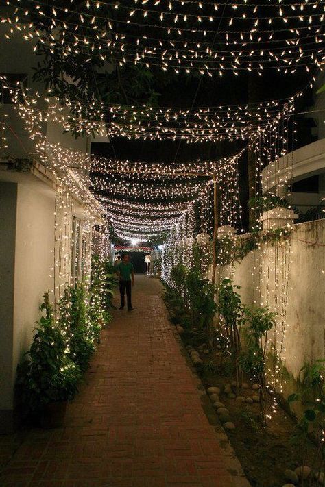 fairy light pathways Garden Wedding Night, Enchanted Forest Prom, Backyard Wedding Decorations, Foyer Ideas, Prom Decor, Prom Theme, Wedding Entrance, Salou, Entrance Decor