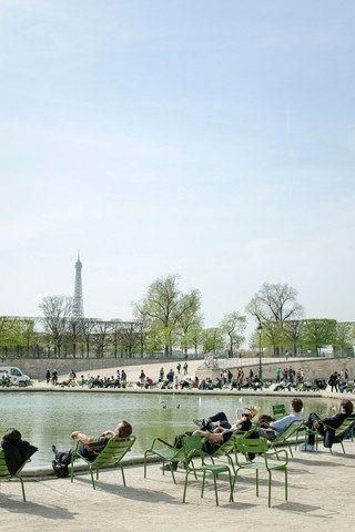 The Paris Guide: What to Wear in Paris in the Summer & Things to Do – Olive & Iris France Symbols, Paris In The Summer, Paris Sightseeing, Paris In Spring, Tuileries Garden, Paris Architecture, Famous Gardens, Jardin Des Tuileries, Romantic Paris