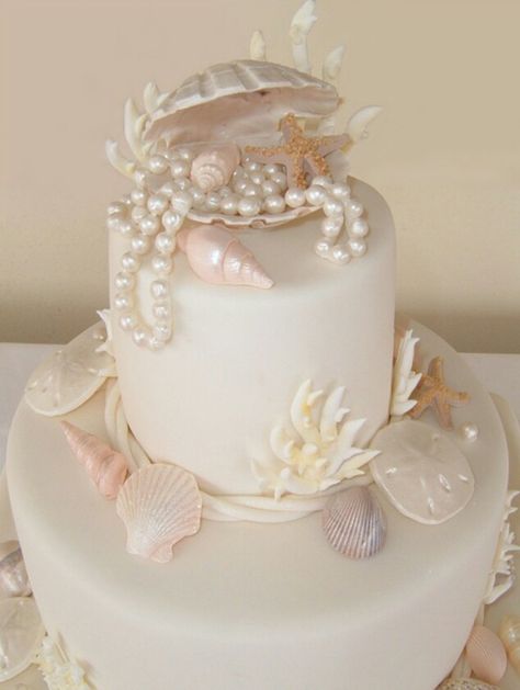 Seashell Cake Ideas, 30 Beach Birthday, Aesthetic Mermaid Birthday Party, Ocean Cake Aesthetic, White Mermaid Cake, Mermaid Cake Aesthetic, Seashell Baby Shower Ideas, Seashell Birthday Party Ideas, Pearl Baby Shower Ideas