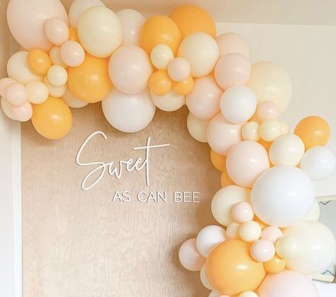 Yellow Birthday Ideas, Happy Beeday Party Ideas, Sunshine Bday Theme, Honey Party Theme, Sweet As Honey Birthday Party, Honey First Birthday, Honey Bee Birthday, Bee Themed 2nd Birthday Party, Bee Day Decorations