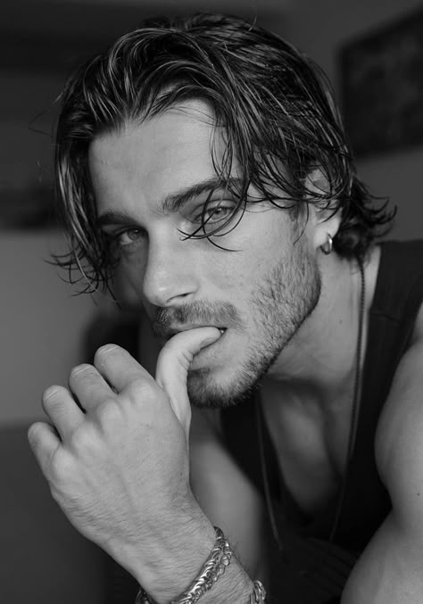 Angelo Visconti, Beauty Fair, Phone Wallpapers Vintage, Book Artwork, Attractive Guys, Book Boyfriends, Long Hair Styles Men, Book Characters, Male Models