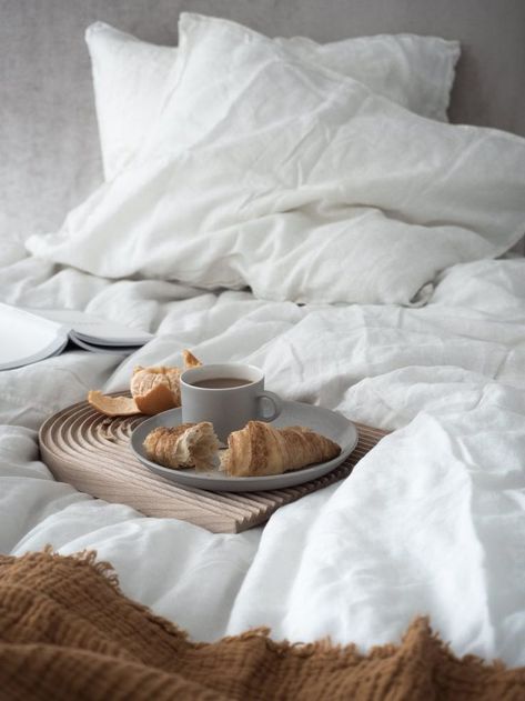 Minimal and cosy bedroom styling • Passion Shake Cosy Aesthetic, Bedroom Styling, Cosy Bedroom, Bed Design Modern, Cozy Aesthetic, Minimal Aesthetic, Minimalist Lifestyle, Breakfast In Bed, Bedroom Aesthetic