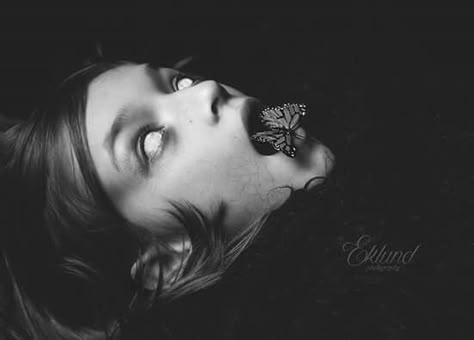 Black and white, butterfly, butterfly in mouth, black and white photography, eerie photography, creepy photography, scary photography, dark photography, find art photography, white eyes, Eklund photos, dark beauty magazine Eerie Photography, Scary Photography, White Eye Makeup, Creepy Photography, Horror Photography, Creepy Eyes, Dark Beauty Magazine, Creepy Ghost, Photography Dark