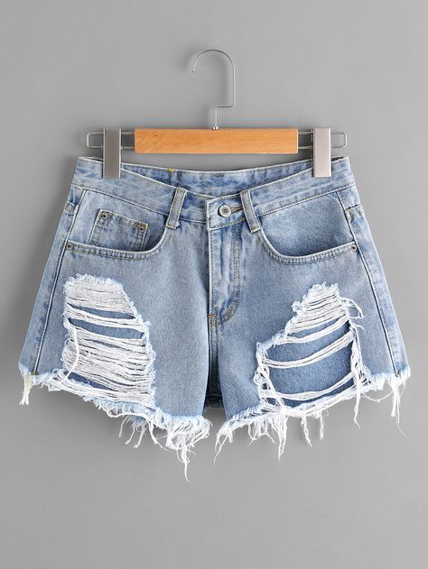 Plus Size Distressed Jeans, Denim Shorts For Women, Denim Shorts Style, Shorts Ripped, Women Denim Shorts, Shorts For Girls, Girl Shorts, Anna Dello Russo, Ripped Jean Shorts