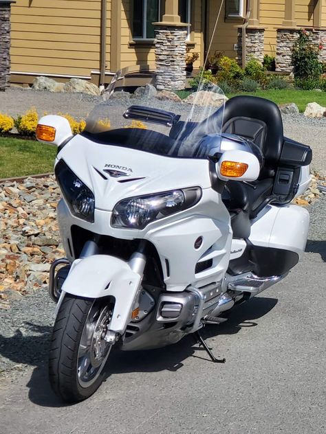 Gold Wing Motorcycle, Honda Motorcycles Goldwing, Goldwing Motorcycles, Honda Valkyrie, Biker Women, Honda Goldwing, Honda Bikes, Motos Honda, Super Bike