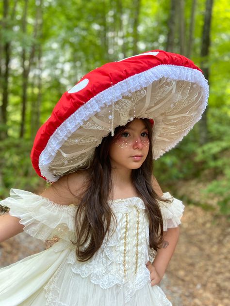 Mushroom Outfit, Steampunk Alice In Wonderland, Mushroom Costume, Ren Faire Outfits, Orange Mushroom, Elf Cosplay, Fairy Tea Parties, Mushroom Crafts, Fair Outfits