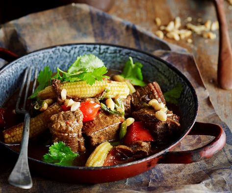 Slow cooked to tender perfection, this fragrant beef brisket is beautiful served atop steamed rice. With Asian spices and vegetables, this beautiful Vietnamese dish is great enjoyed straight out of the slow cooker. Sichuan Beef, Vietnamese Beef, Beef Brisket Recipes, Asian Spices, Slow Cooker Recipes Beef, Corned Beef Brisket, Beef Cheeks, Hearty Casseroles, Beef Curry