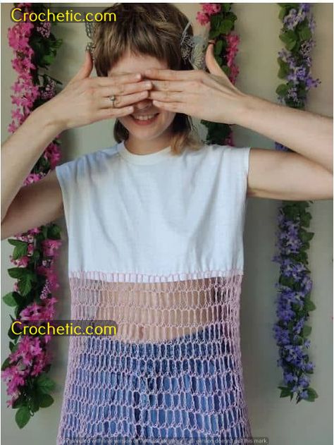 "Under the Sea: Kawaii Crochet Grids with Marine Themes" Diy Crochet Clothes For Women, Mesh Crochet Dress Pattern, T Shirt Yarn Ideas, Summer Crochet Lace, Crochet Mesh Dress Pattern, Crochet Mesh Shirt, Crochet Net Dress, Upcycle Crochet, Crochet Upcycle