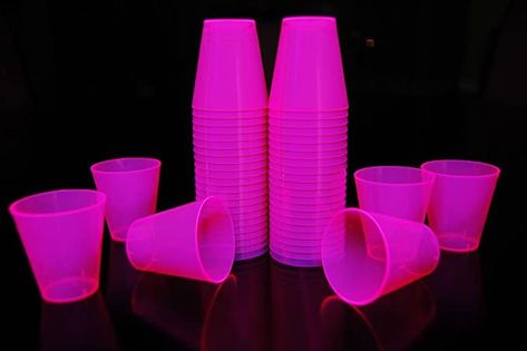 Food For A Party, Hot Pink Birthday, Barbie Theme Party, Pink Party Decorations, 20th Birthday Party, Party Shots, Neon Birthday, Glow Birthday, Barbie Birthday Party