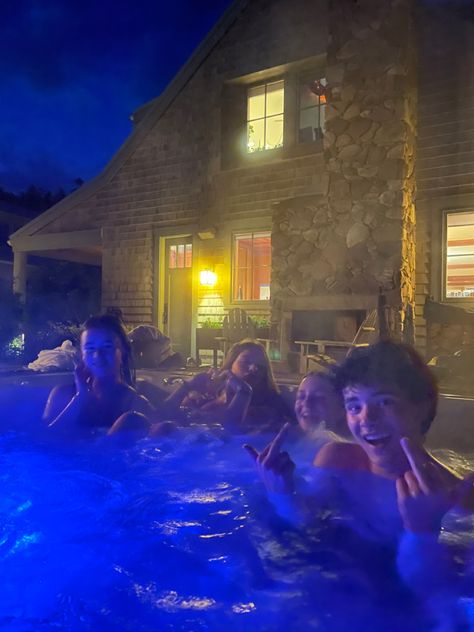 Being in a hot tub at night>>>> Hot Tub Vibes Night, Hot Tub Friends Aesthetic, Neon Hot Tub Party, Hot Tub Friends Pictures, Hot Tub At Night Aesthetic, Friends In Hot Tub, Hot Tub Night Aesthetic, Hot Tub Vibes, Hotboxing Car At Night