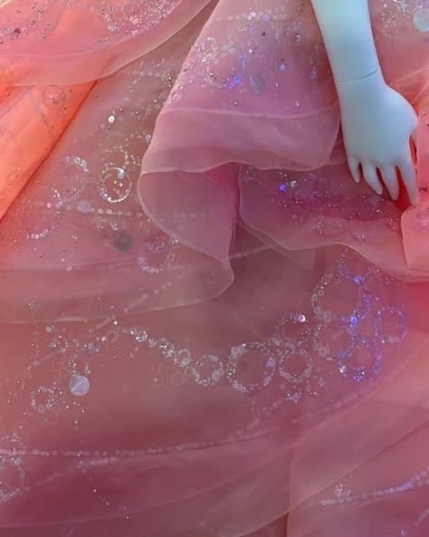 Bubble Dress Outfit, Glinda Core, Glinda Bubble, Glinda Dress, Glinda Aesthetic, Wizard Of Oz Aesthetic, Pink Bubble Dress, Oz Aesthetic, Premiere Outfits