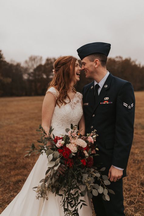 Air Force Wedding Pictures, Air Force Wedding Colors, Military Wedding Air Force, Air Force Wedding Ideas, Husband Photography, Air Force Wedding, Military Couple, Wedding Communion, Communion Wedding