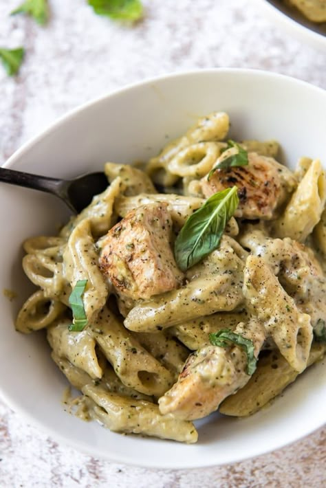 Creamy Chicken Pesto Pasta, Pasta And Chicken, Chicken Pesto Pasta, Creamy Pesto Chicken Pasta, Creamy Pesto Sauce, Pasta Al Pesto, Pesto Pasta Recipes, Chicken Pesto, Creamy Pesto