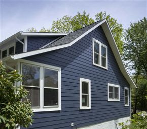 Ocean House Exterior, House Siding Options, Siding Colors For Houses, Cement House, Hardy Plank Siding, Lakefront Cottage, Shingle House, Hardie Siding, Cottage Exteriors