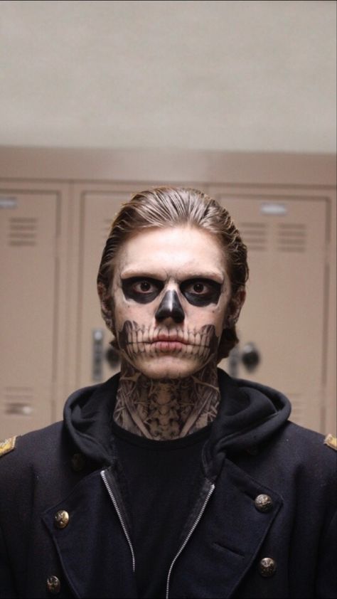 Evan Peters American Horror Story, Tate And Violet, American Horror Story 3, Tate Langdon, Skeleton Makeup, Halloween Tattoo, Makijaż Smokey Eye, Halloween Inspo, Photo Poster