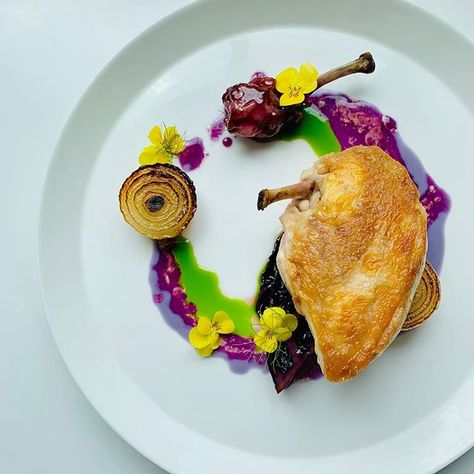 Chicken Presentation Ideas, Plated Chicken Dishes, Chicken Breast Plating, Chicken Fine Dining Plating, Chicken Plating Ideas, Plating Chicken, Fish Plating, Purple Bible, Fowl Recipes