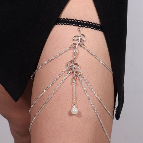 Overview:100% new design and high quality. Must-have for fashion women. Have a beautiful appearance. Specifications: Material: Alloy Style: Europe and America Shape: geometric Processing: Electroplating Style: women's clothing Color : Gold, Silver Package Content:Leg chain x1 Thigh Choker, Leg Jewelry, Goddess Beauty, Thigh Harness, Thigh Chain, Dress Room, Leg Chain, Body Accessories, Etsy Inspiration